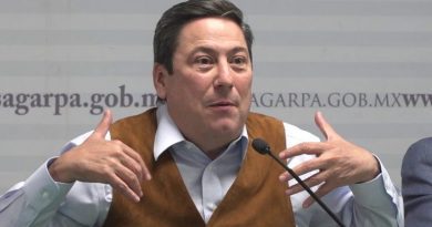 SALE OTRO ADEUDO A BALTAZAR HINOJOSA SALE OTRO ADEUDO A BALTAZAR HINOJOSA