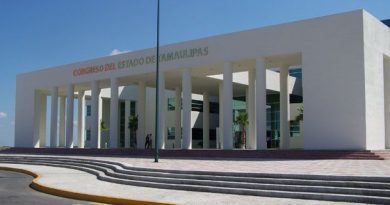 De Palacio de Gobierno al Congreso De Palacio de Gobierno al Congreso
