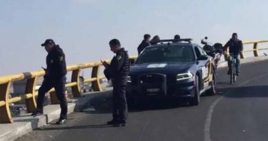 HERIDA DE BALA CAE AL VACIO MUJER MOTOCICLISTA EN PUENTE DE CDMX HERIDA DE BALA CAE AL VACIO MUJER MOTOCICLISTA EN PUENTE DE CDMX