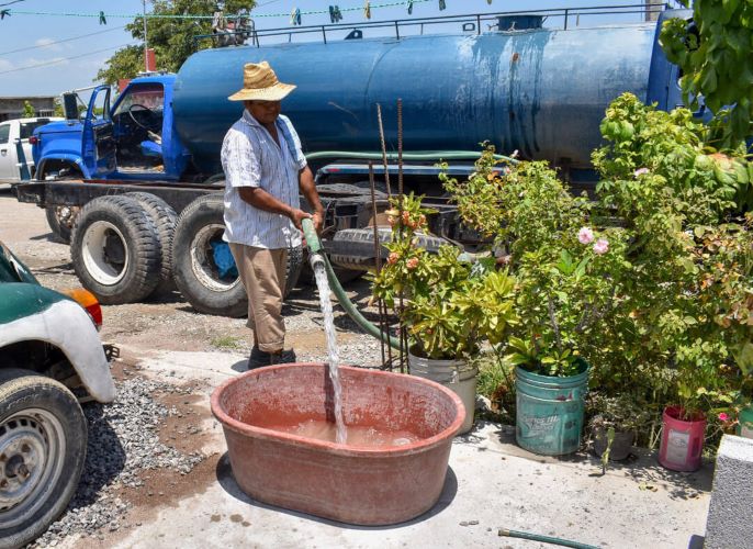Municipio de Mante abastece con pipas agua a los colonos – Sentido Común