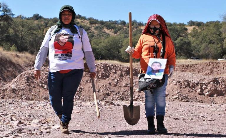 Una Búsqueda Amenazada: Madre Tiene Que Elegir Entre Su Vida O ...