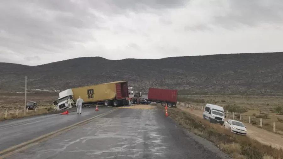 Muere conductor de tráiler tras choque en la carretera Saltillo ...